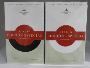 Biblia RVR Edición Especial, piel fabricada, con referencias.
